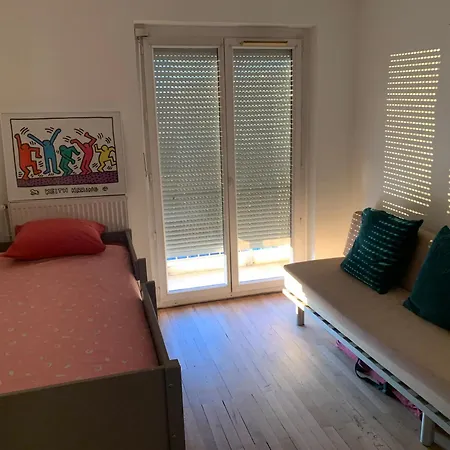 Proche Lyon Croix Rousse / Parking / Metro Homestay Caluire-et-Cuire