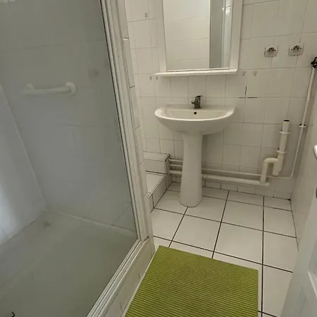 Homestay Proche Lyon Croix Rousse / Parking / Metro Caluire-et-Cuire